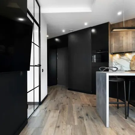 Elite Chlebova Shipyard