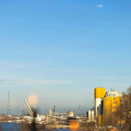 Elite Chlebova Shipyard *