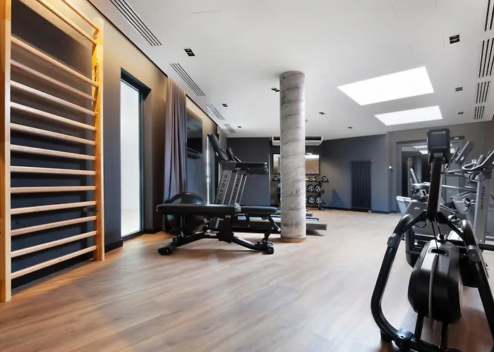 Elite Chlebova Shipyard