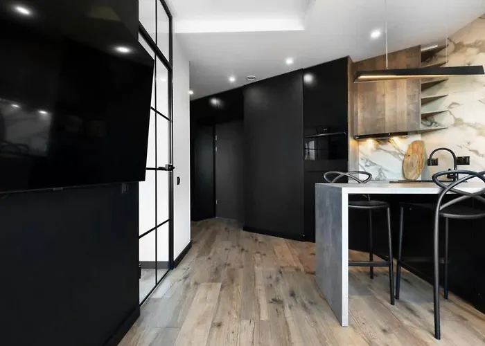 Elite Chlebova Shipyard